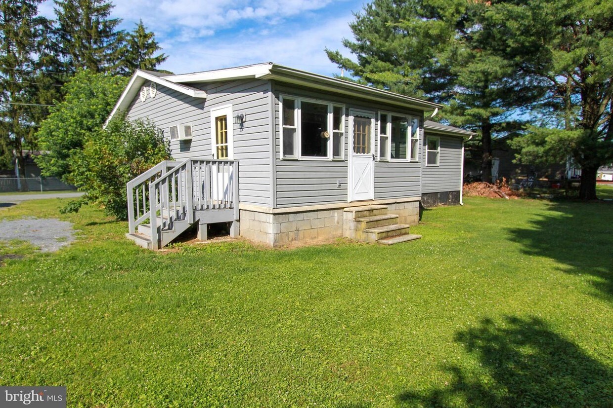 31 Tally Ho Dr, Kearneysville, WV 25430 House Rental in Kearneysville