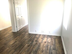 Building Photo - 3818 Hamid Blvd