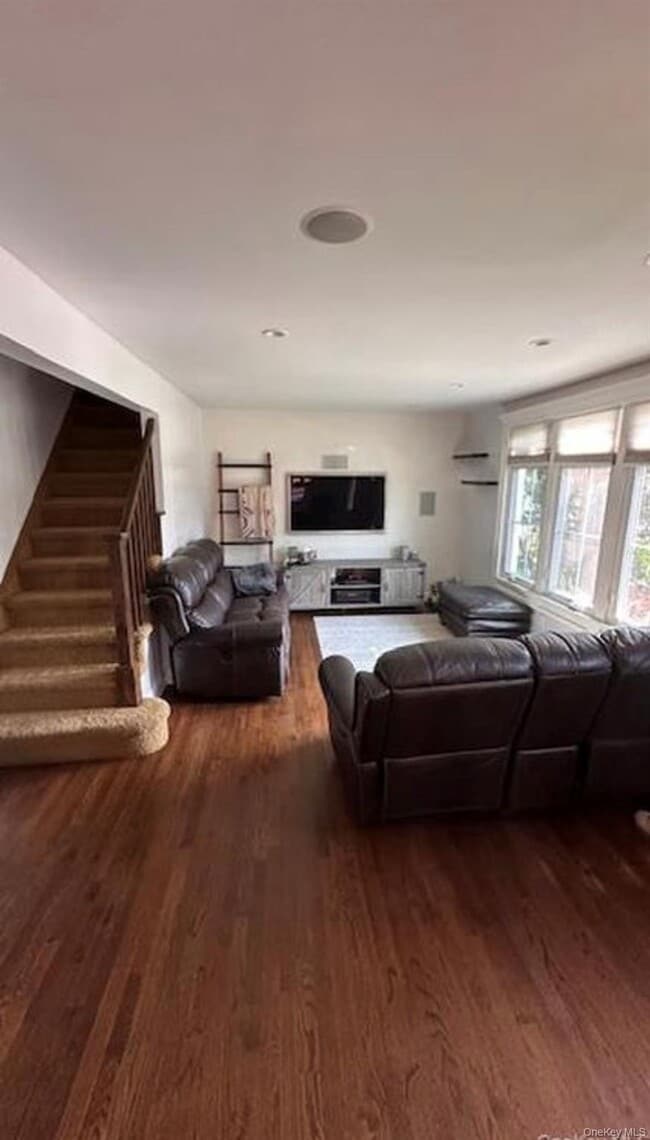 Building Photo - 422 St Agnes Pl