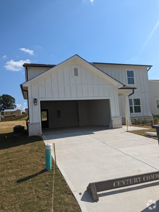 Riverwood Apartments for Rent with Extra Storage Dallas, GA 1