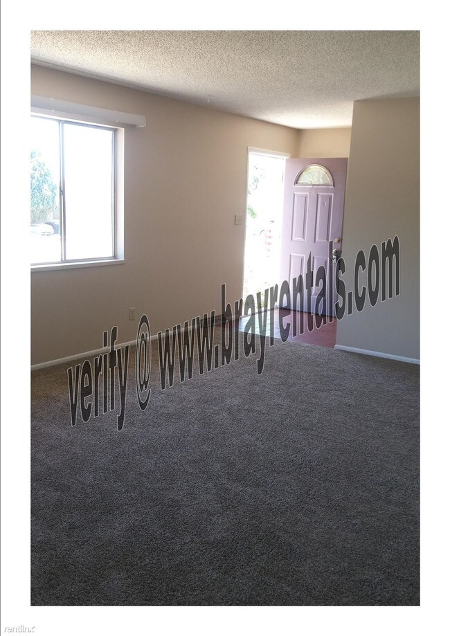 Building Photo - 242 Twyman Dr