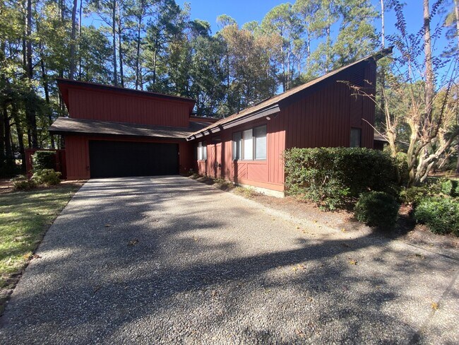Foto del edificio - Rare opportunity to rent in Hilton Head Pl...