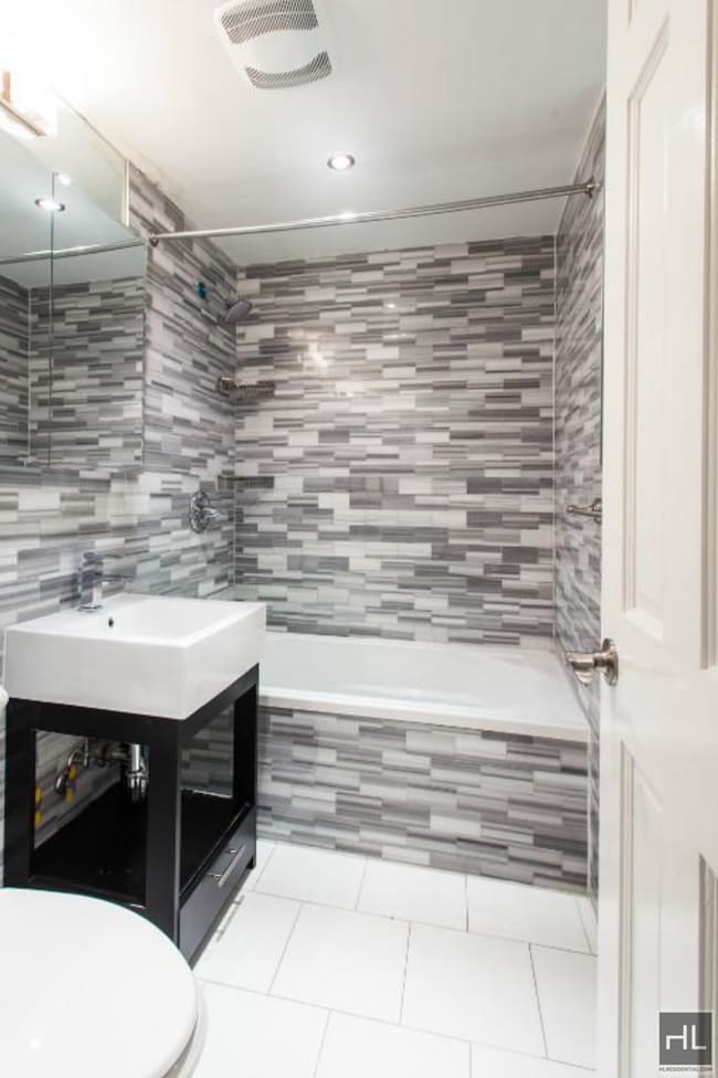 Building Photo - E 100TH ST.