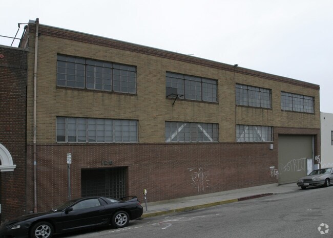 Building Photo - 116 S Hewitt St