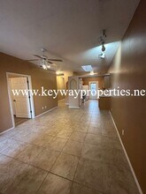 Building Photo - 10420 Gutierrez Rd NE