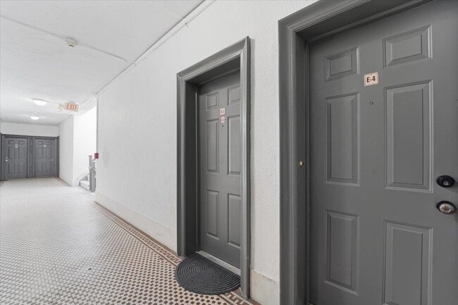 Building Photo - 6045 JFK Blvd E