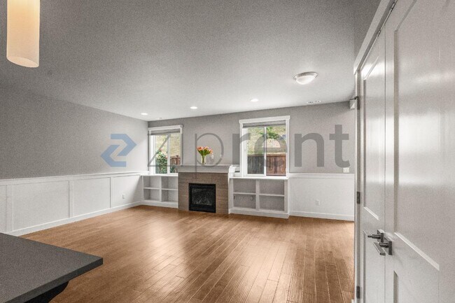 Building Photo - Unit