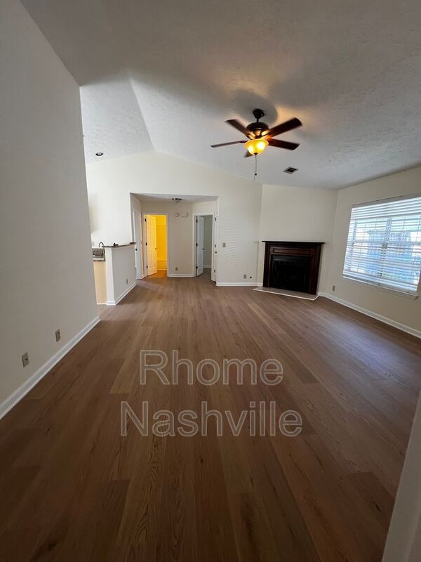 Foto del edificio - 512 Kendall Ct