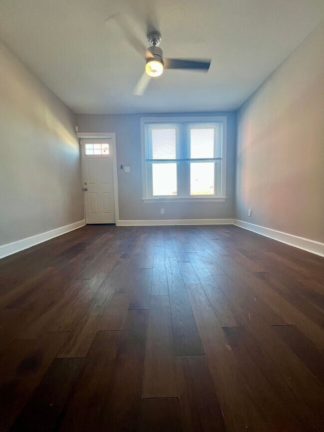 Foto del edificio - Recently Renovated 3-Bedroom Townhome in Allegheny West! Available NOW!