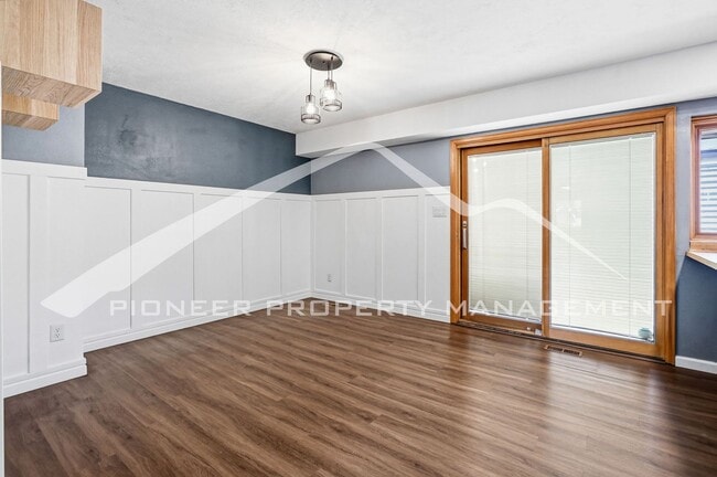 Building Photo - 655 S Xenon Ct