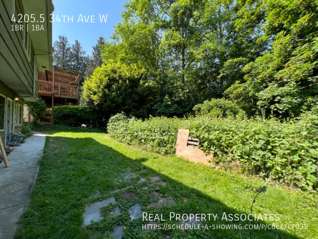 Foto del edificio - 4205.5 34th Ave W