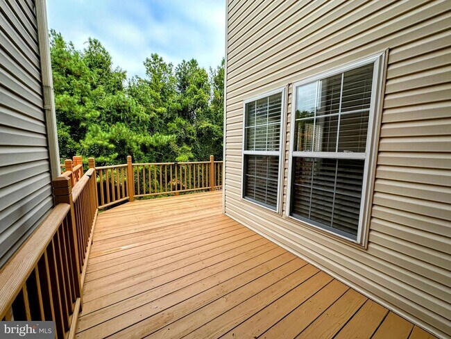 Foto del edificio - 6135 Newport Terrace