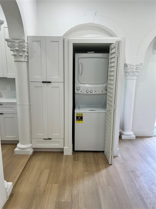 Building Photo - 6795 SW 98th St