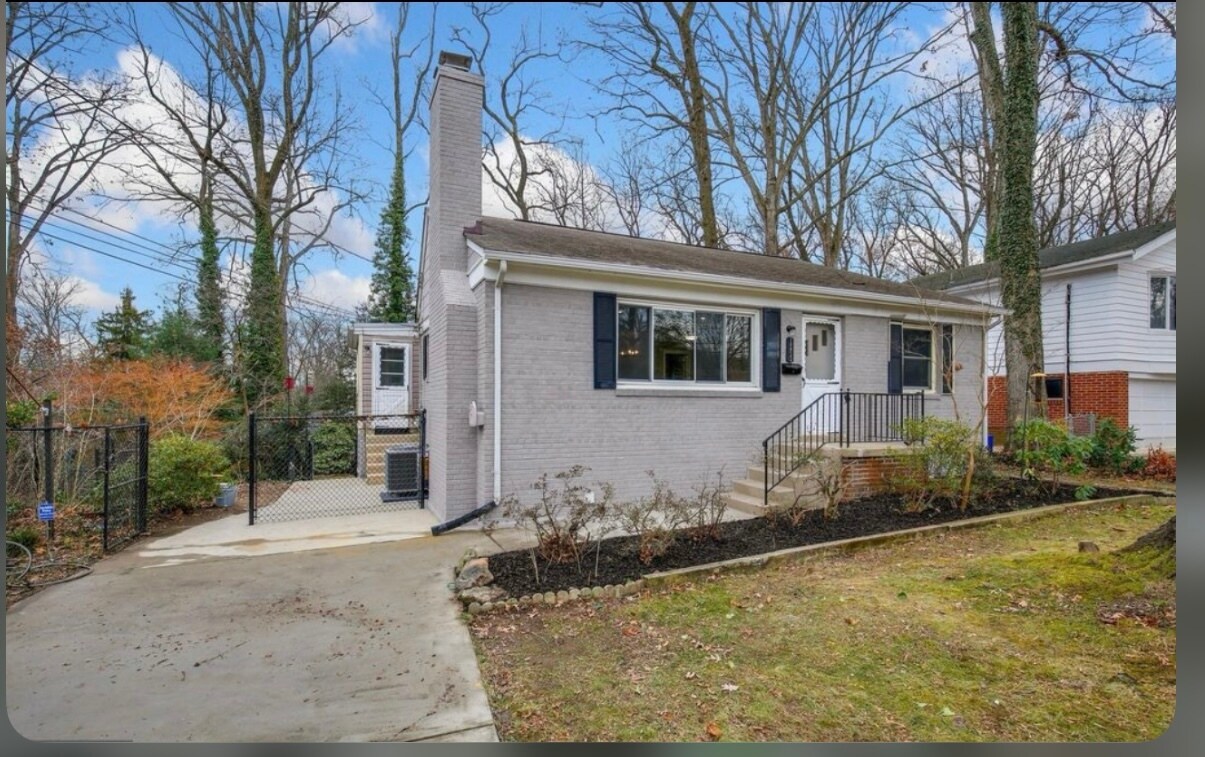 Foto principal - 1253 Cresthaven Dr