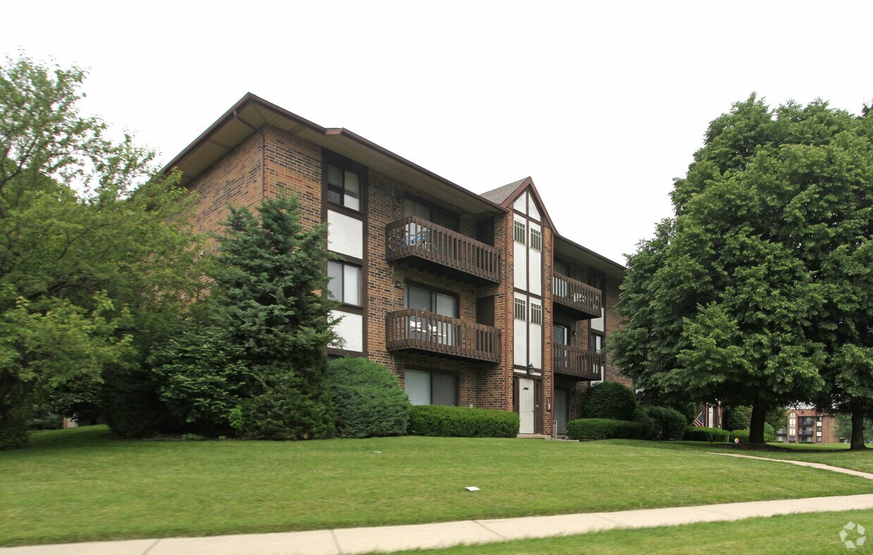Jefferson West Condominiums Apartments Naperville, IL