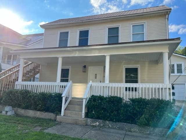 Located on Hambley Boulevard in Downtown Pikeville. Apartment is a short walk to UPike. - 121 S Hellier St