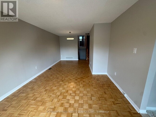 Building Photo - 115 Tall Grass Trail