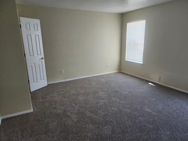 Foto del edificio - 6225 Bent Tree Dr NW
