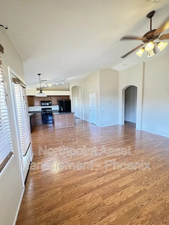 Building Photo - 1215 N 158th Dr