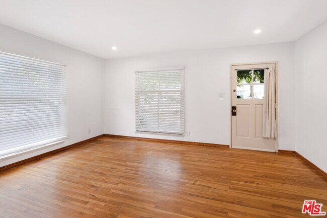 Building Photo - 4284 Tujunga Ave