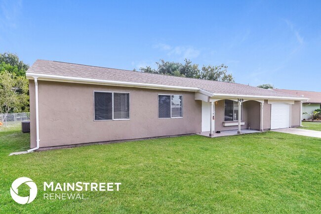 Building Photo - 349 SW Cherryhill Rd