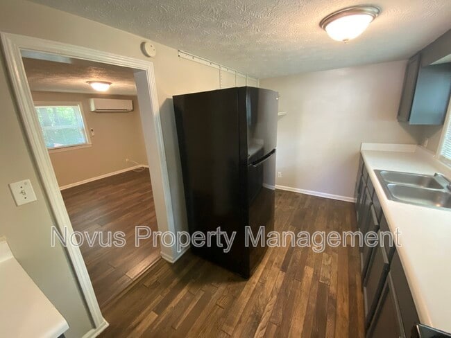 Building Photo - 623 Fertilla St