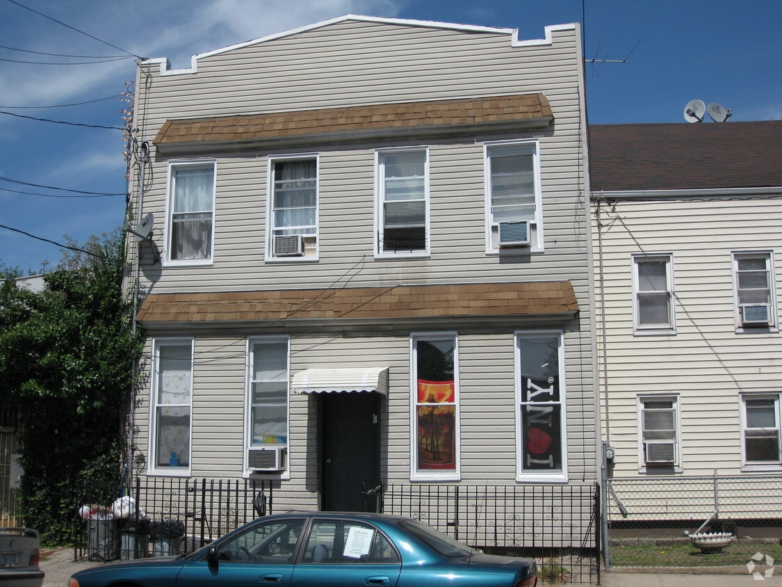 Building Photo - 307 Devoe St
