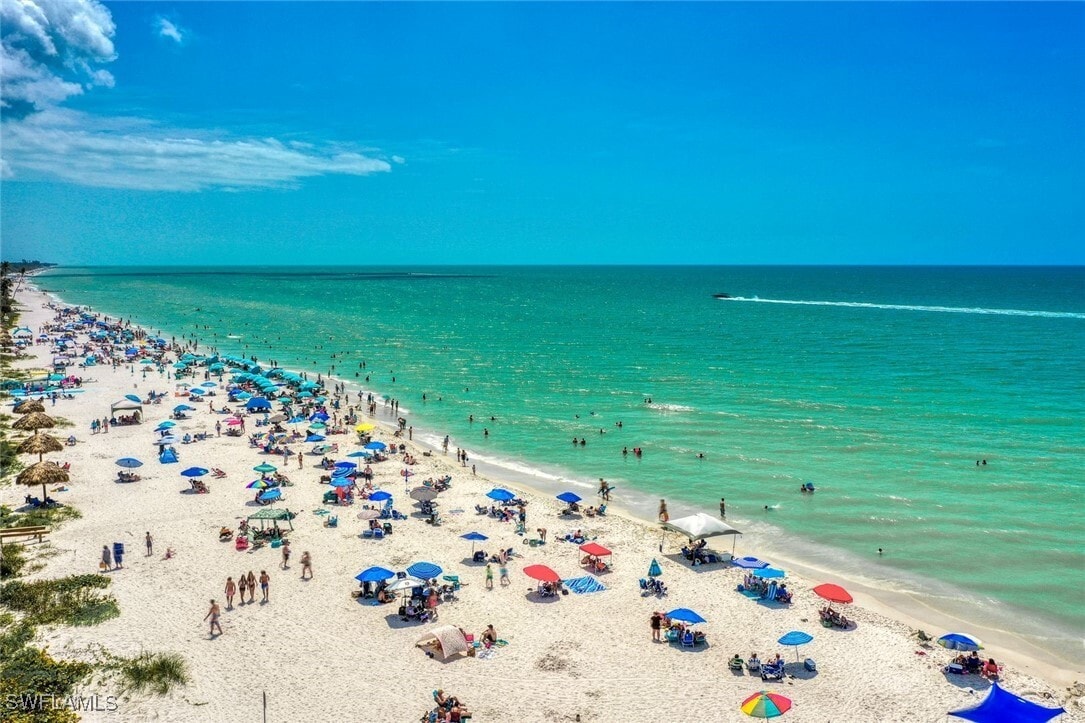 Foto del edificio - 212 Banyan Blvd