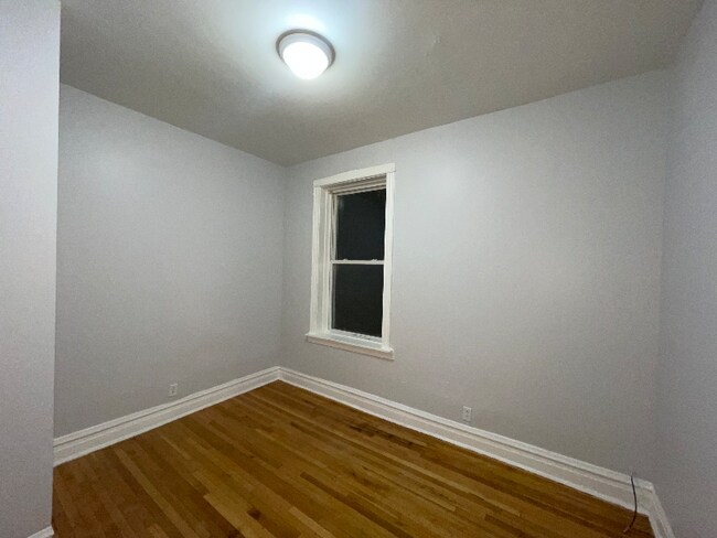 Building Photo - 1721 W 65th St