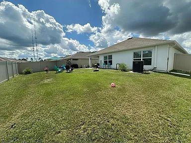 Foto del edificio - Spacious 4BR in Desirable Deer Path North!