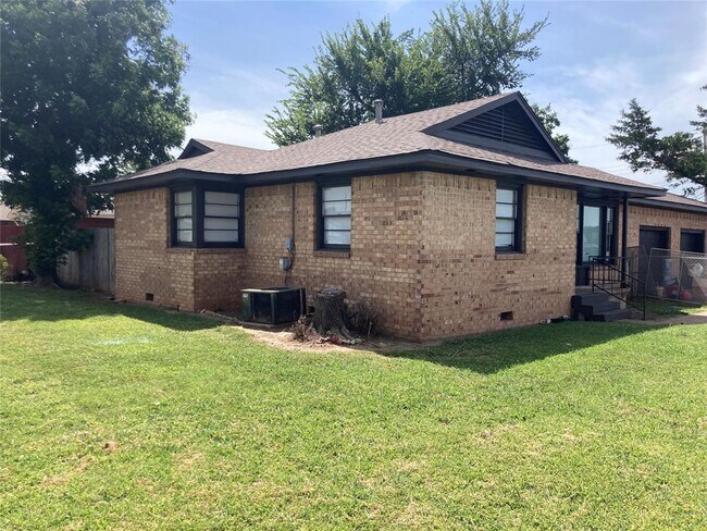 Building Photo - 12010 N Walker Ave