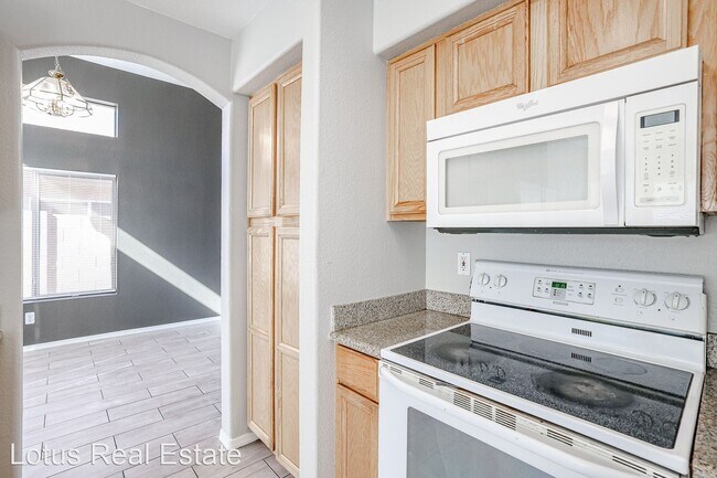 Foto del edificio - 4 br, 2.5 bath House - 743 W Constitution DR