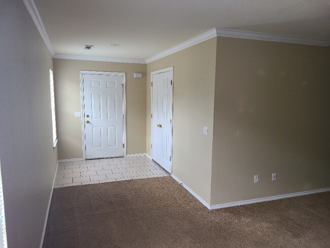 Foto del edificio - 1554 Willowbrook Dr