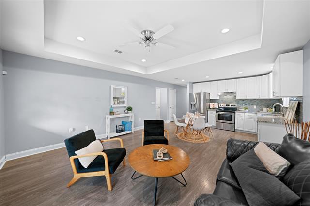 Building Photo - 1228 Jones St