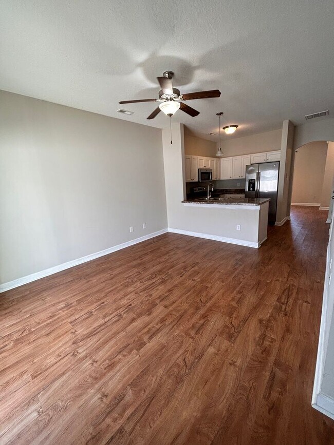 Foto del edificio - Talk about a Must See!