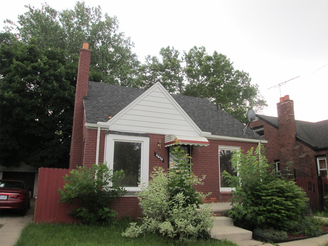 Primary Photo - 11650 Beaconsfield St