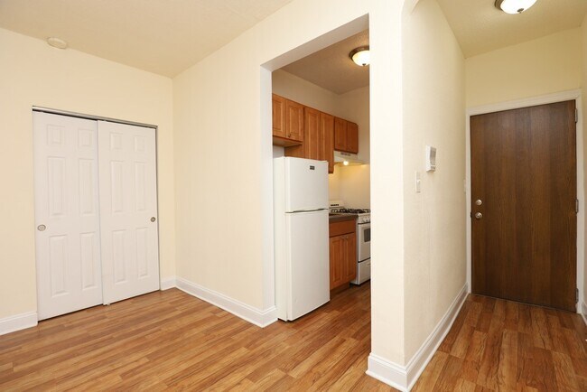 Foto del edificio - 1742 N Humboldt Blvd