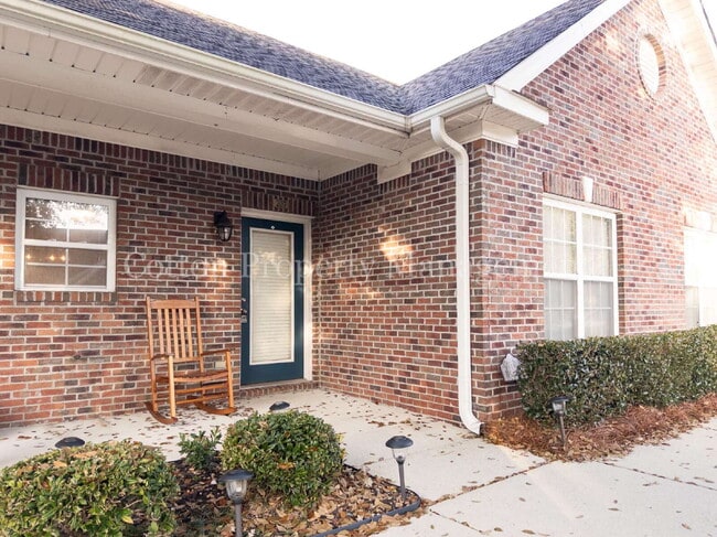 Building Photo - 207 Hibiscus Way