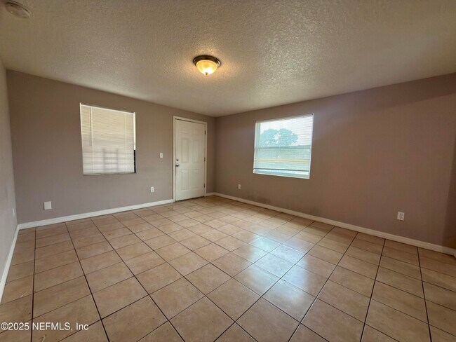 Foto del edificio - 1721 Dot St