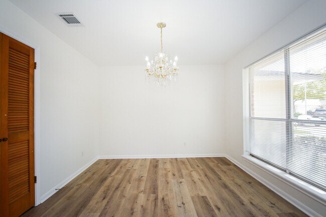 Foto del edificio - 10811 Vickijohn Ct