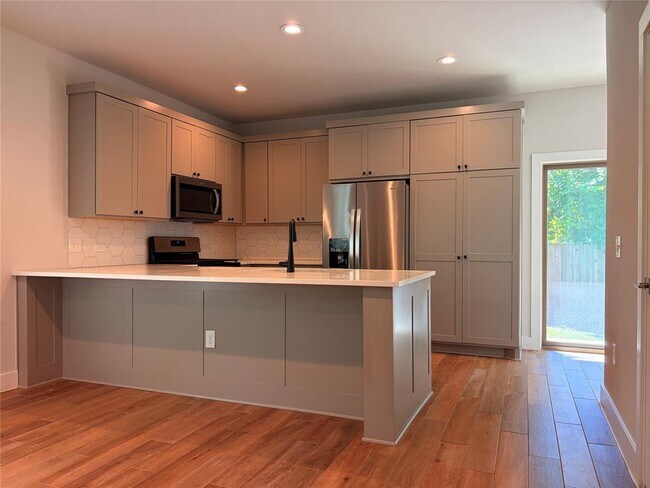 Foto del edificio - 3411 Willow Springs Rd