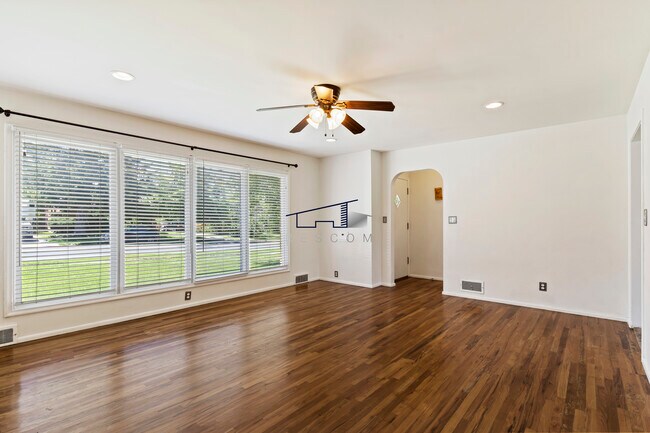 Building Photo - 1332 36th St