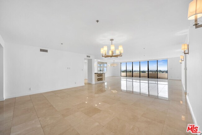 Building Photo - 10660 Wilshire Blvd