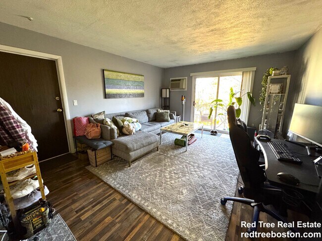 Photo - 80 Walnut St Apartment