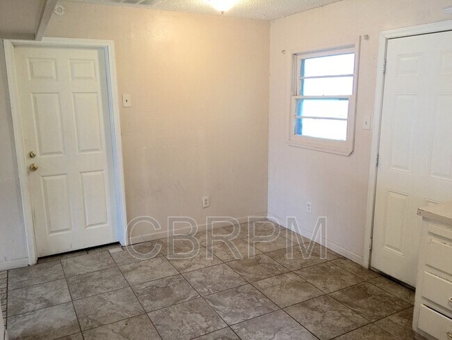 Foto del edificio - 4940 8th St