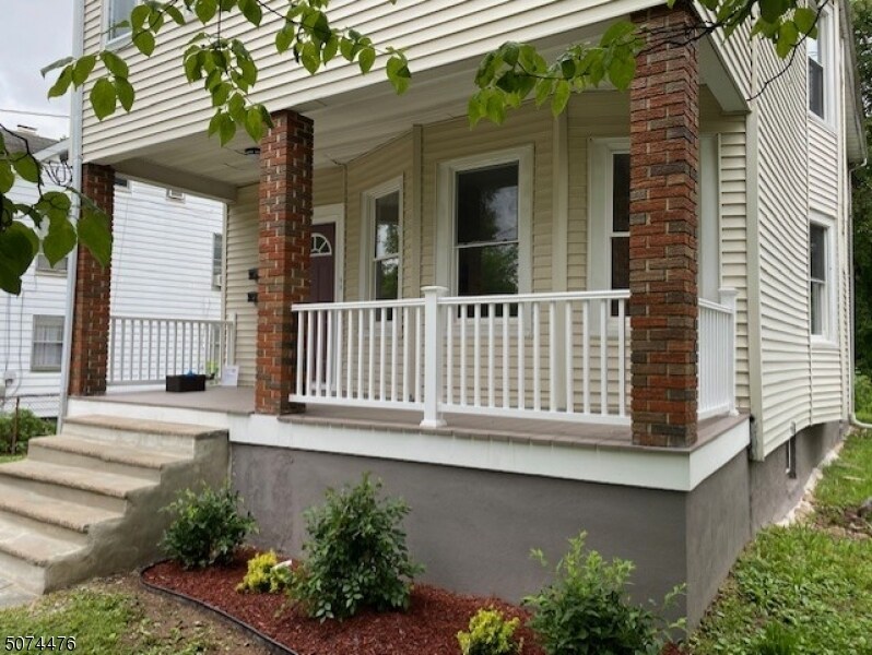 Primary Photo - 14 Elmwood Ave