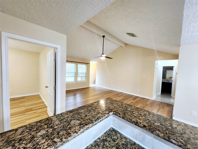 Building Photo - 322 Windward