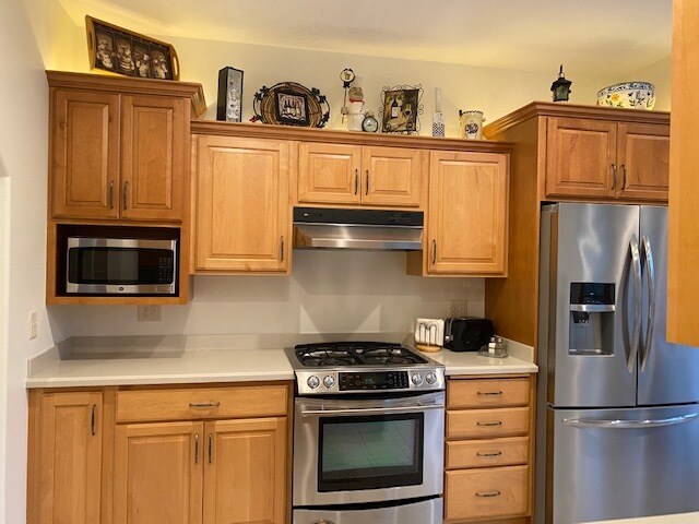 Full kitchen - N72W17575 Good Hope Rd