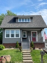 Building Photo - 1003 E Samuel Ave