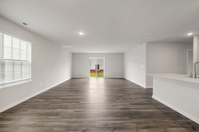 Foto del edificio - New constructed 5 bed 3 Bath Inman SC